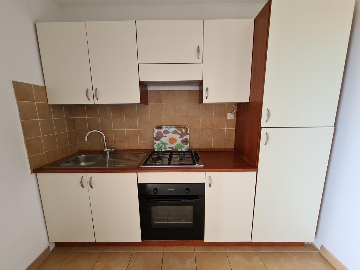 Apartments Linda Palit Экстерьер фото