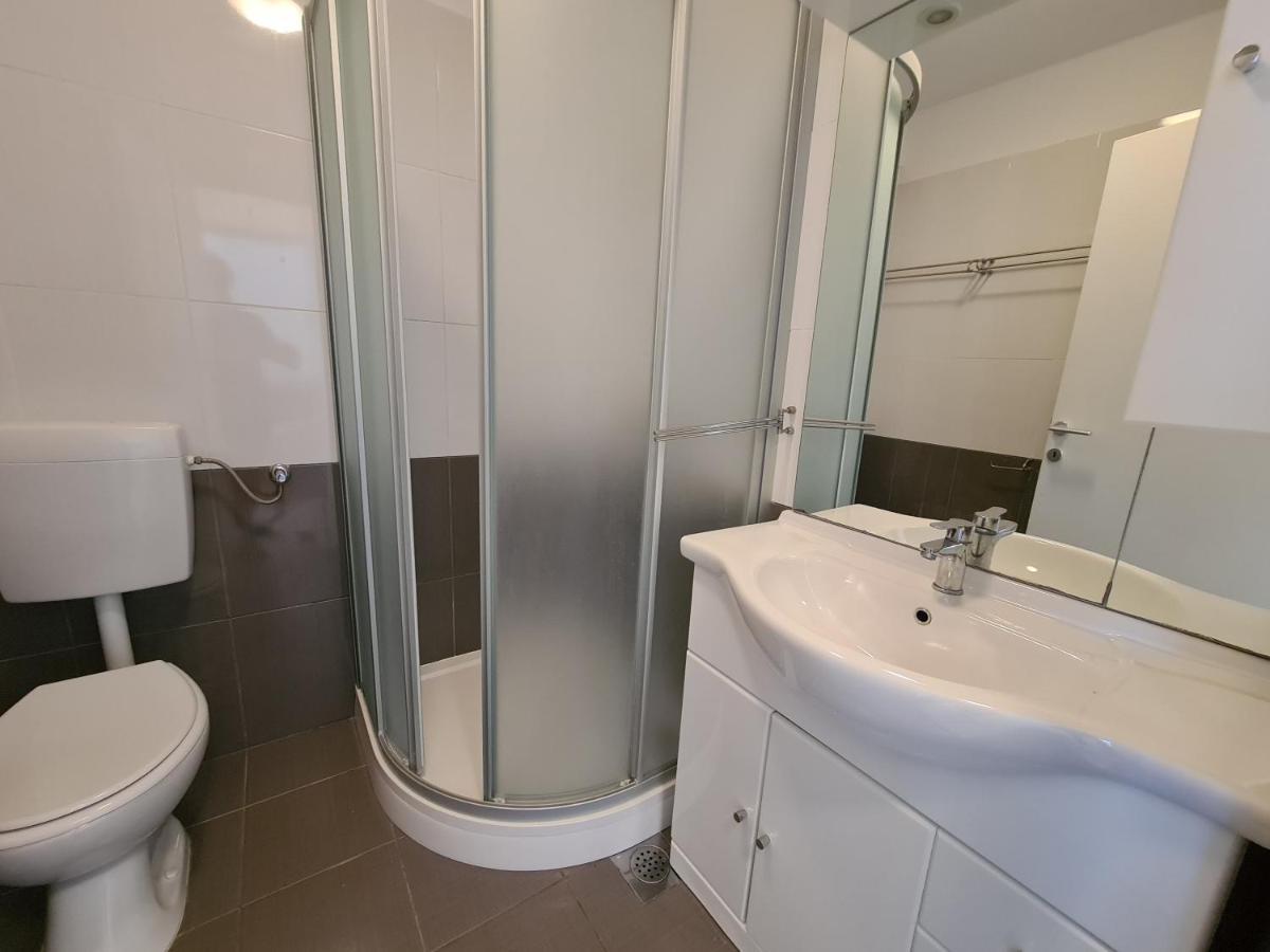 Apartments Linda Palit Экстерьер фото